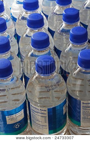 Bottiglie di acqua potabile