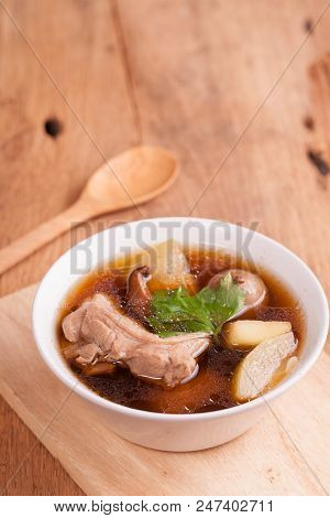 Thai Food : Ped Toon Manao Dong (boiled Duck With Lime Soup)