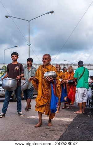 Kathin Ceremony At Thai Temple (wat Thai)