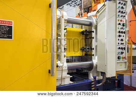 Detail Of Aluminum High Pressure Die Casting Machine