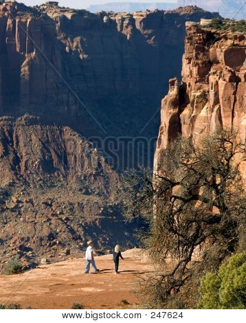 Jóvenes excursionistas