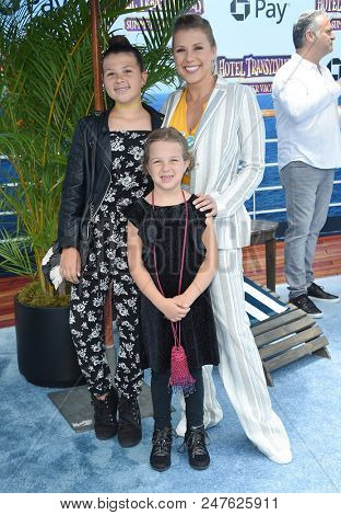 LOS ANGELES - JUN 30:  Jodie Sweetin, Beatrix Coyle and Zoie Herpin arrives to the 'Hotel Transylvania 3: Summer Vacation' World Premiere  on June 30, 2018 in Hollywood, CA                