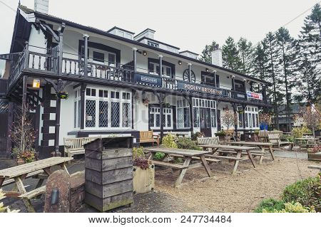 Eden, Uk - April 2018: Front Facade Of Two-storeyed Building Of Pooley Bridge Inn, A Local Family Ru