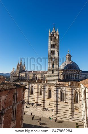 Siena Cathedral, Santa Maria Assunta 1220-1370 With Clear Blue Sky. Toscana (tuscany), Italy, Europe