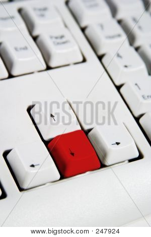 Šipkami dolů červená