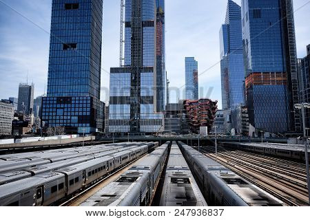 New York, Usa, April 09, 2018: Hudson Yards Train Depot From The High Line. New York City Skyline Wi