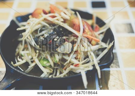 Papaya Salad Or Papaya Pok Pok (som Tum)