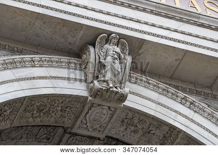 Budapest, Hungary - August 20, 2017: Elements Of Architecture And Interior In The Basilica Of St. St