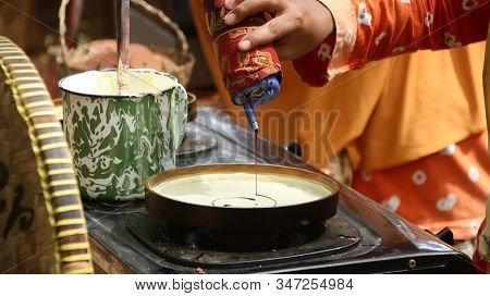 Make Leker Cakes, A Type Of Crepes, Indonesian Traditional Snacks Made From Flour With Sweet, Savory