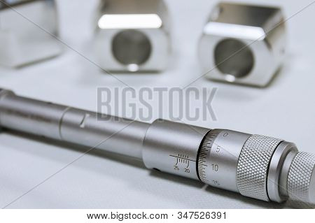 Calibration Bore Micrometer. Device For Accurate Measurement Of Hole Diameter.