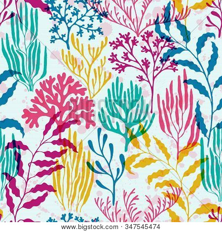 Ocean Corals Seamless Pattern. Kelp Laminaria Seaweed Algae Background. Abstract Great Barrier Reef 