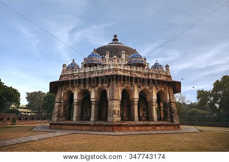 Isa Khans Tomb In Humayuns Tomb Complex, New Delhi, India.