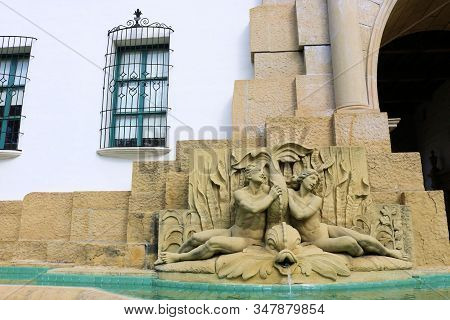 January 26, 2020 In Santa Barbara, Ca:  Historic Water Fountain With Art Sculptures At The Entrance 