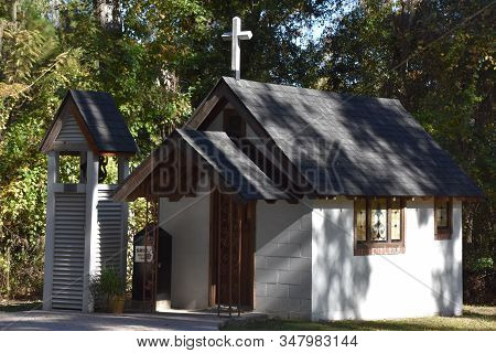 Townsend, Ga - Nov 30: The Smallest Church In America (memory Park Christ Chapel) In Townsend, Georg