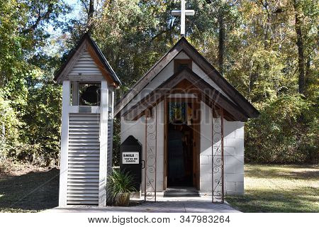 Townsend, Ga - Nov 30: The Smallest Church In America (memory Park Christ Chapel) In Townsend, Georg