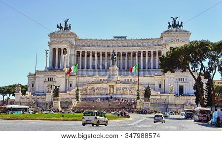 Rome, Italy - Apri 11, 2018: Piazza Venezia And Monumento Nazionale A Vittorio Emanuele Ii Or 