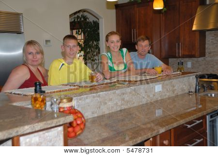 Família na cozinha