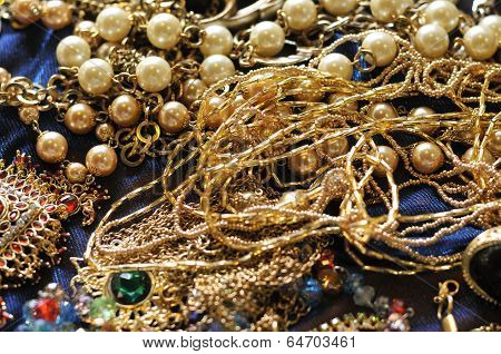 Jewelries