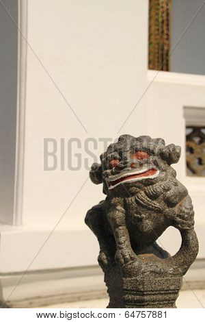 lion stone carving