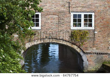 house bridge
