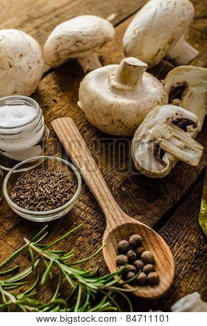 Bio Garlic, Spices And Wild Mushrooms From The Home Garden