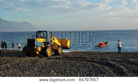 Fishermen Unload The Fishes From The Boat By Using Truck In Hualien Taiwan