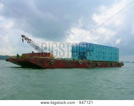 Chiatta In mare aperto