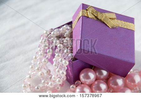 Gift With Pink Pearl Strings And Large Pearls  Подарок с розовыми жемчужными нитями и крупные жемчуж