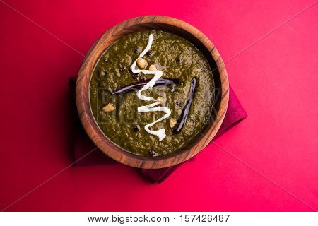 makki di roti and sarson ka saag, famous north indian food