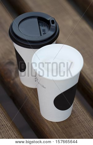 the disposable paper two cup of coffee