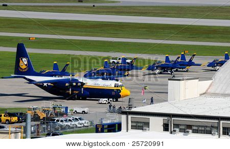 PENSACOLA - AUGUST 27: USA Navy blå engel kæmpe Demonstration Team udfører August 27, 