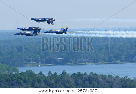 PENSACOLA - AUGUST 27: USA Navy blå engel kæmpe Demonstration Team udfører August 27, 