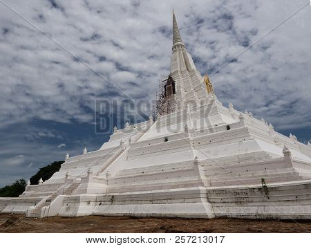 Chedi  Phukhao Thong, Ayutthaya In Central Thailand.
