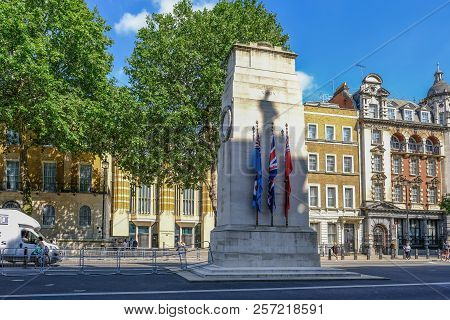 Whitehall, London, Uk - June 8, 2018:view Of The Cenotaph War Memorial In The Centre Of Whitehall On