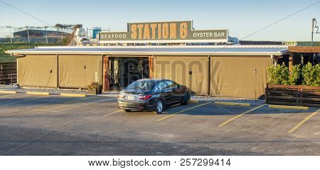 New Orleans, Usa - Nov 28, 2017: Station 6 Seafood Oyster Bar Along The Metaire-hammond Highway. The