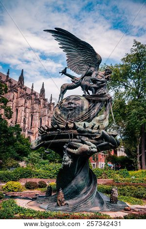 New York, Usa - July 13, 2016: Statue Near St.john Cathedral The 