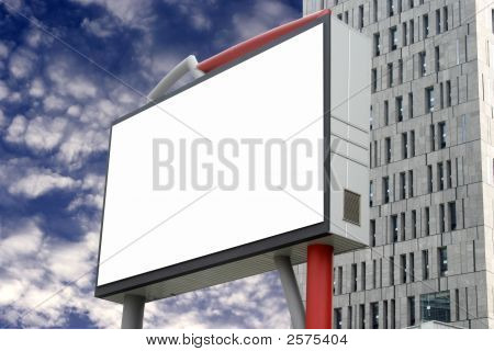 Пустые Billboard и прекрасного облака