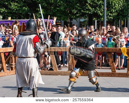 Moscow, Russia - August 19, 2018. Historical Fencing At The Festival Times And Epochs. Historical Re