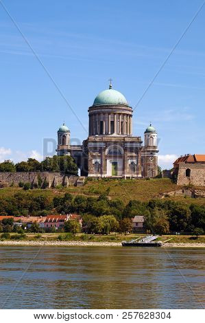 View Of The Basilica. Located On The Banks Of The Danube, The Historical Capital Of Hungary. Vertica