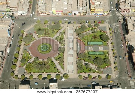 Plaza De Armas - Nasca - Peru