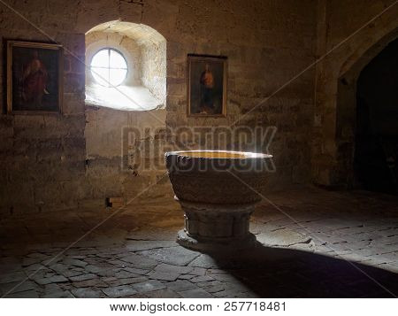 14th Century Stone Baptismal Font In The Church Of Santa Maria - Boadilla Del Camino, Castile And Le