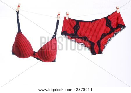 Sous-vêtements rouges