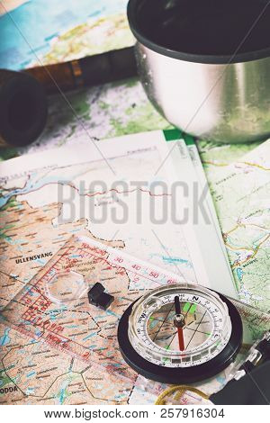 Compass Retro Style