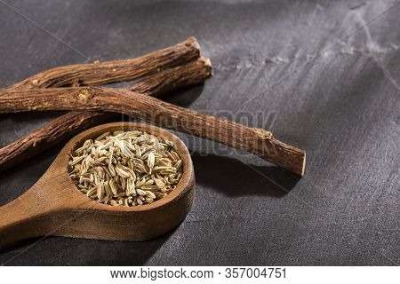 Foeniculum Vulgare - Glycyrrhiza Glabra. Text Space