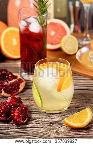 Drinks And Cocktails Gin-based With Various Citrus Fruits