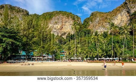 Krabi/thailand - 02.20.2019: Pai Plong Beach Near Ao Nang Town In Krabi, Thailand. Tourists On A Tro