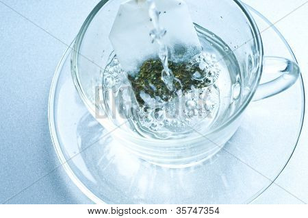 Teabag ในถ้วยน้ำร้อน