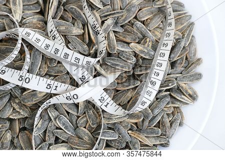 Dry Roasted And Salted Sunflower Seeds Quickly Gain Unhealthy Weight,