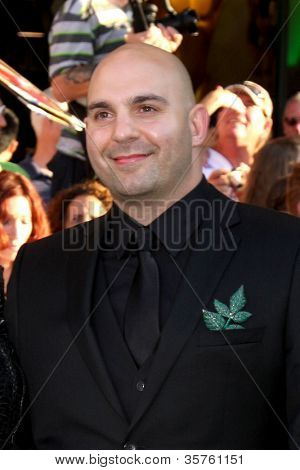 LOS ANGELES - 6 août: Ahmet Zappa en arrivant à la première mondiale de The Odd Life de Timothy Green ? 