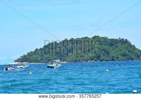 Sabah, My - June 20: Mamutik Island On June 20, 2016 In Sabah, Malaysia.